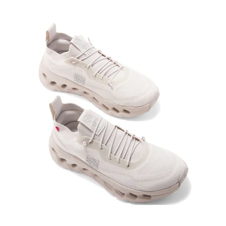 سنيكر لويفي x كلاود تيلت لون ايفوري للجنسين