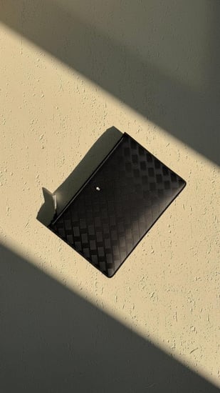 باوتش مون بلان اكستريم سحاب جلد منقوش بلون اسود