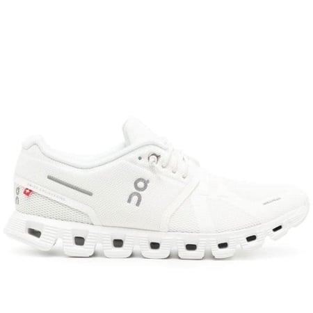 سنيكر أون كلاود 6 من اون رانينج - لون ابيض