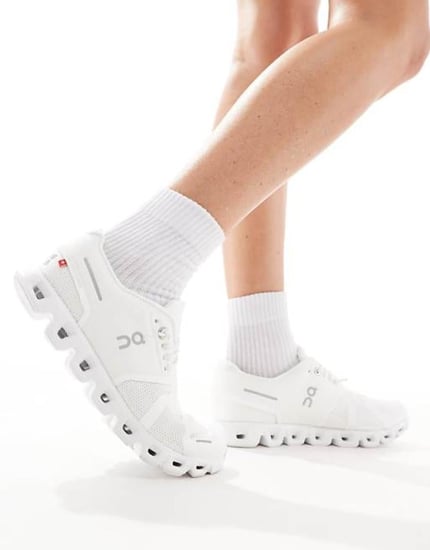 سنيكر أون كلاود 6 من اون رانينج - لون ابيض