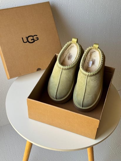 شبشب للنساء UGG Tazz شمواه بلون بيستاشيو