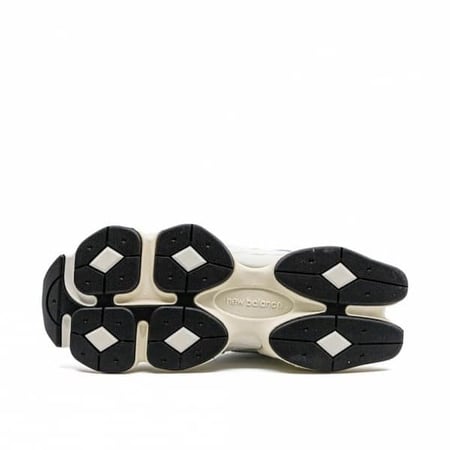 حذاء نيو بالانس 9060 - وايت بلاك