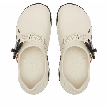 كروكس رجالي Atlas Beige فلات مريح