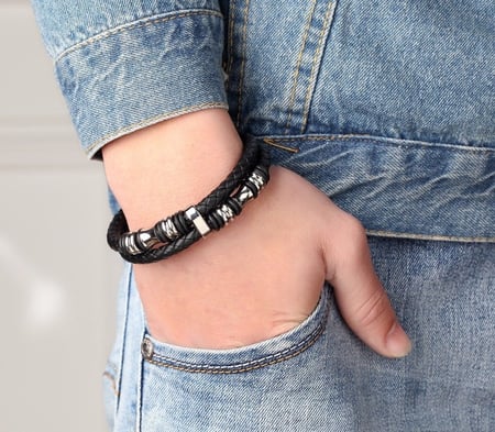 اسوارة رجالية فخمة جلد وستيل