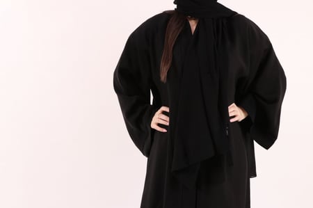 0016عباية ساده بكم مربع