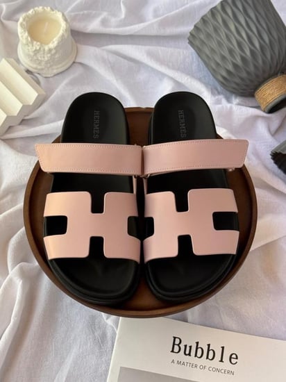 Hermès Chypre Sandals Light Pink