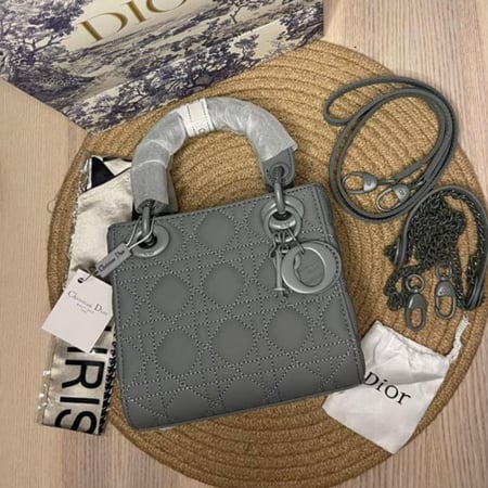 شنطه ديور رصاصي