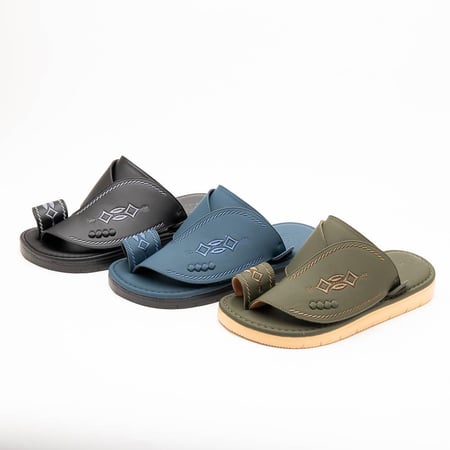 حذاء شرقي رجالي