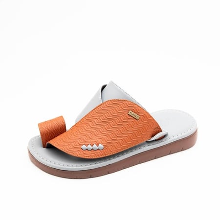 حذاء شرقي رجالي