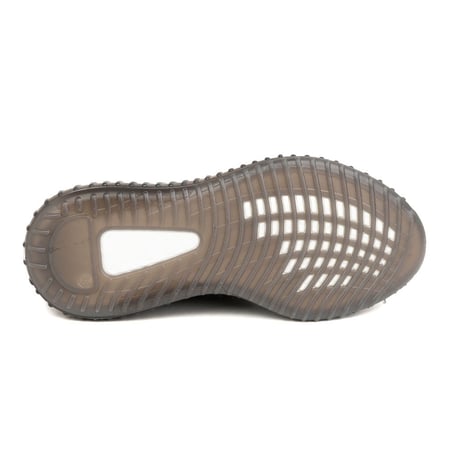 جزمة رياضية نسائية