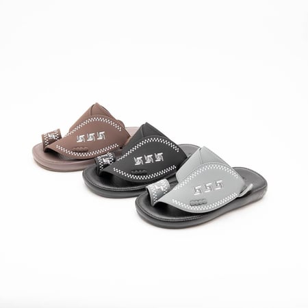 حذاء شرقي شبابي