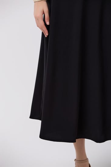 تنورة كريب اسود ناعم