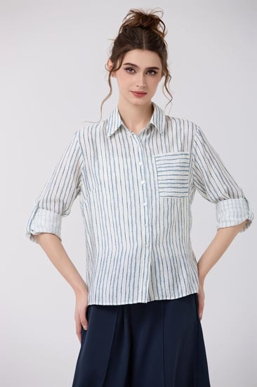 بلوزة كتان بتقليمات