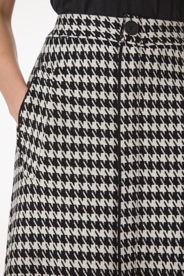 تنورة صوف ناعم