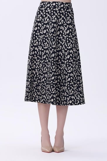 تنورة ميدي مطبوعة بنقشة ناعمة