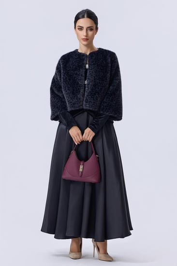 جاكيت فرو أسود نمري