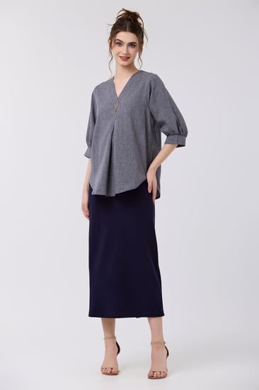 بلوزة قطن مع اكسسوار