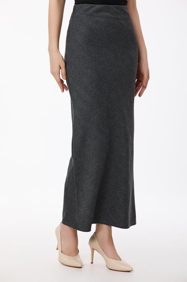 تنورة صوف ناعم