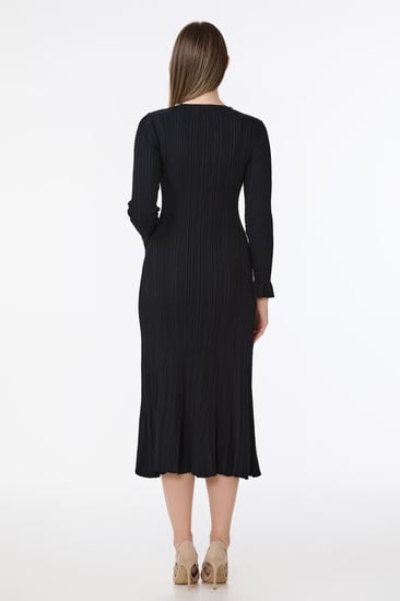 فستان اسود استرتش