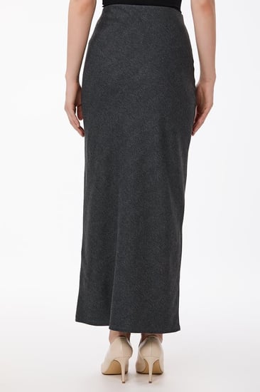 تنورة صوف ناعم