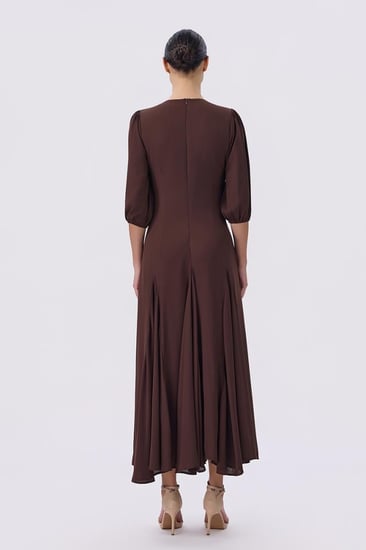 فستان ماكسي بني أنيق