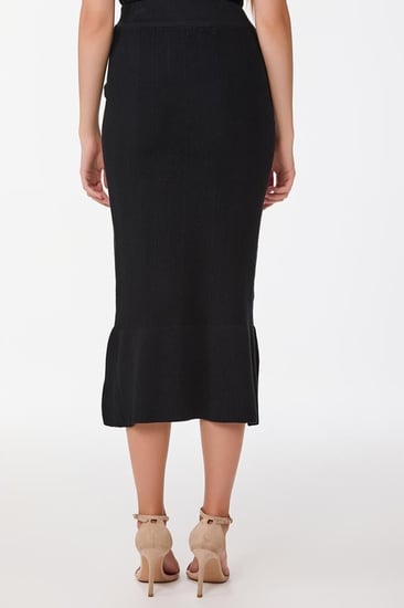 تنورة استريتش ماسكة