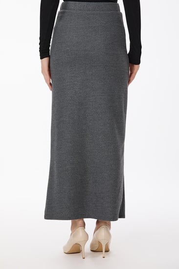 تنورة صوف ناعم