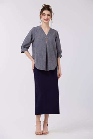 بلوزة قطن مع اكسسوار