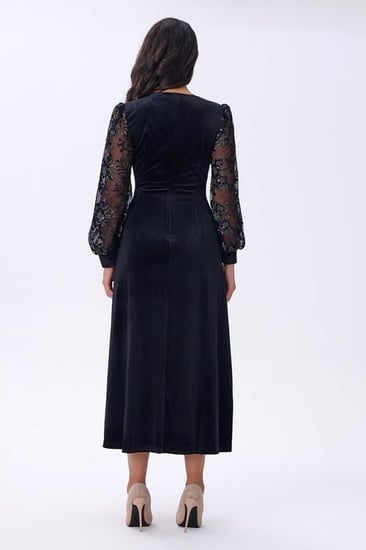 فستان شتوي مخملي بأكمام دانتيل