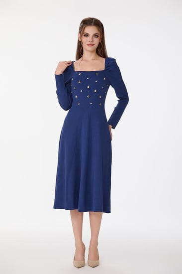 فستان صوف مع اكسسوار