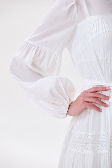 فستان قطن اوف وايت بكلف الدانتيل