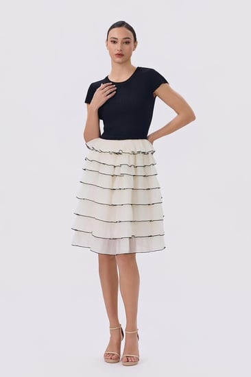 فستان ميدي أسود وأبيض بطبقات