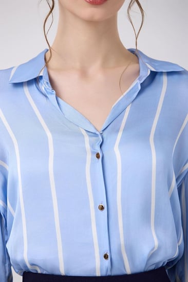 بلوزة ساتان ازرق سماوي