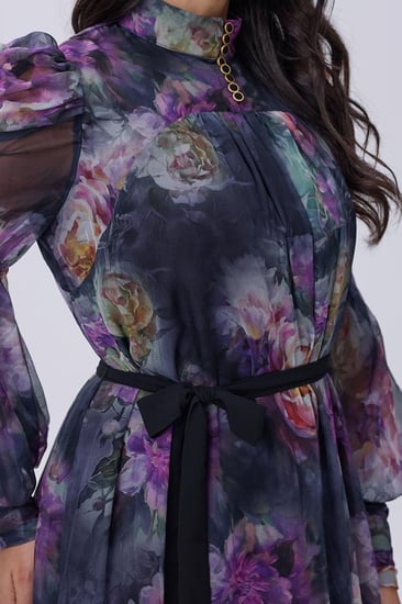 فستان شيفون  بنقشة زهور وأكمام منفوخة