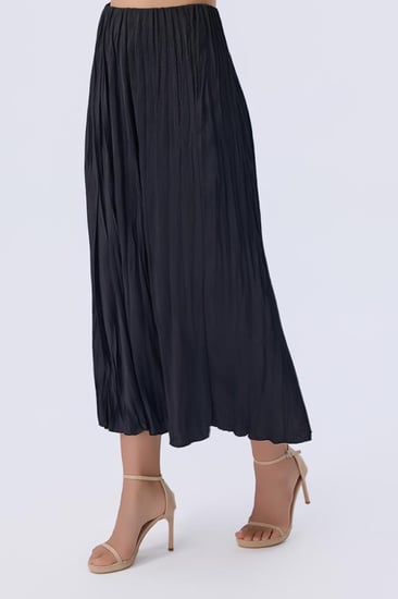 تنورة بليسيه سوداء طويلة بخصر عالي وقصة انسيابية | Prando