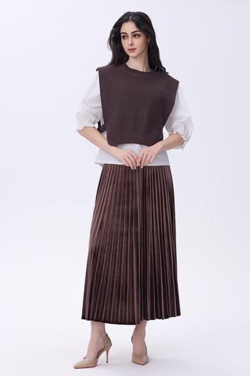 توب وقميص مدمج بتصميم قطعتين بلون بني وأبيض