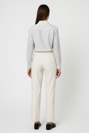 بلوزة مقلمة كتان بياقة مستديرة