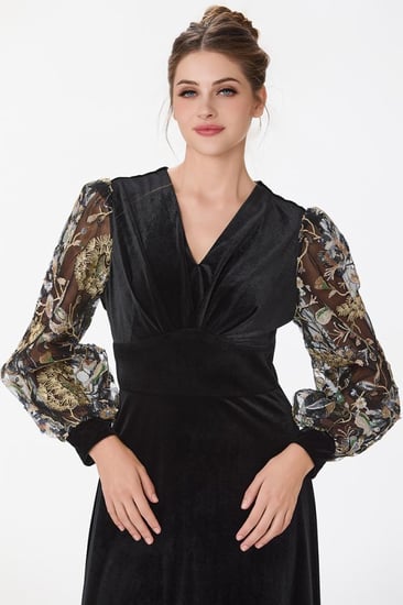 فستان مخمل مع تطريز