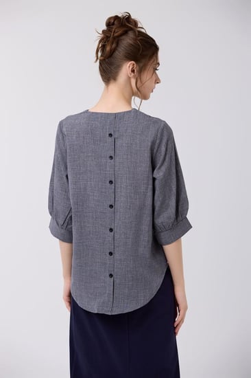 بلوزة قطن مع اكسسوار