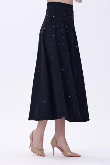 تنورة اسود شتوي اضافات لامعة