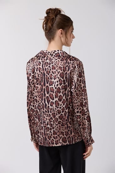 بلوزة ستان نقشة نمري