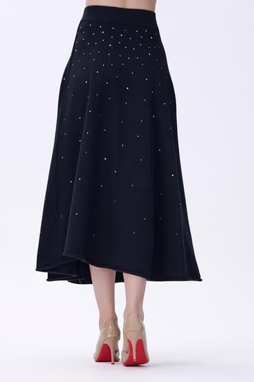 تنورة اسود شتوي اضافات لامعة