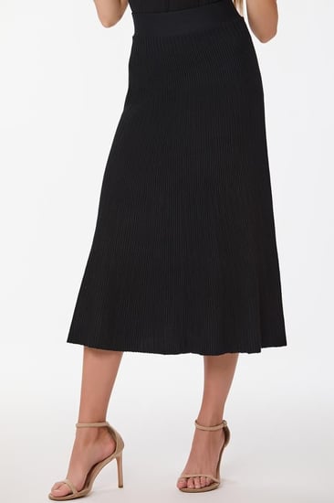 تنورة استريتش اسود