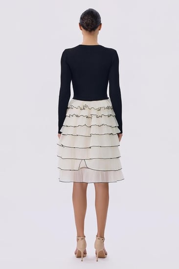 فستان ميدي بأكمام أسود وأبيض طبقات