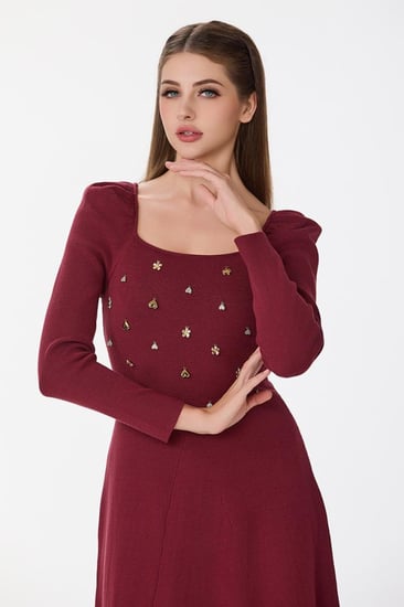 فستان صوف مع اكسسوار