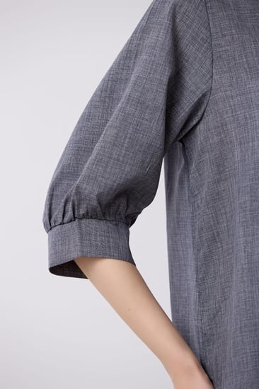 بلوزة قطن مع اكسسوار