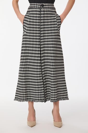 تنورة صوف ناعم