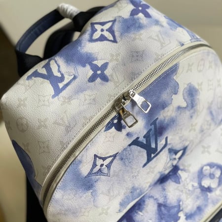 شنطة ظهر لويس فيتون