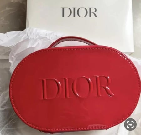 شنطة ميكب من ديور بيوتي الجديدة - Dior
