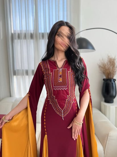 جلابية عسيريه  عنابي وكسرات كركمي